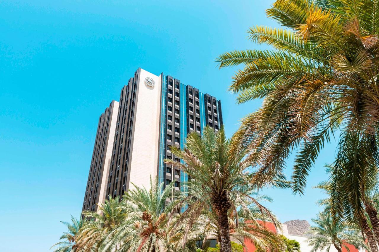 Sheraton Oman Hotel Маскат Екстериор снимка