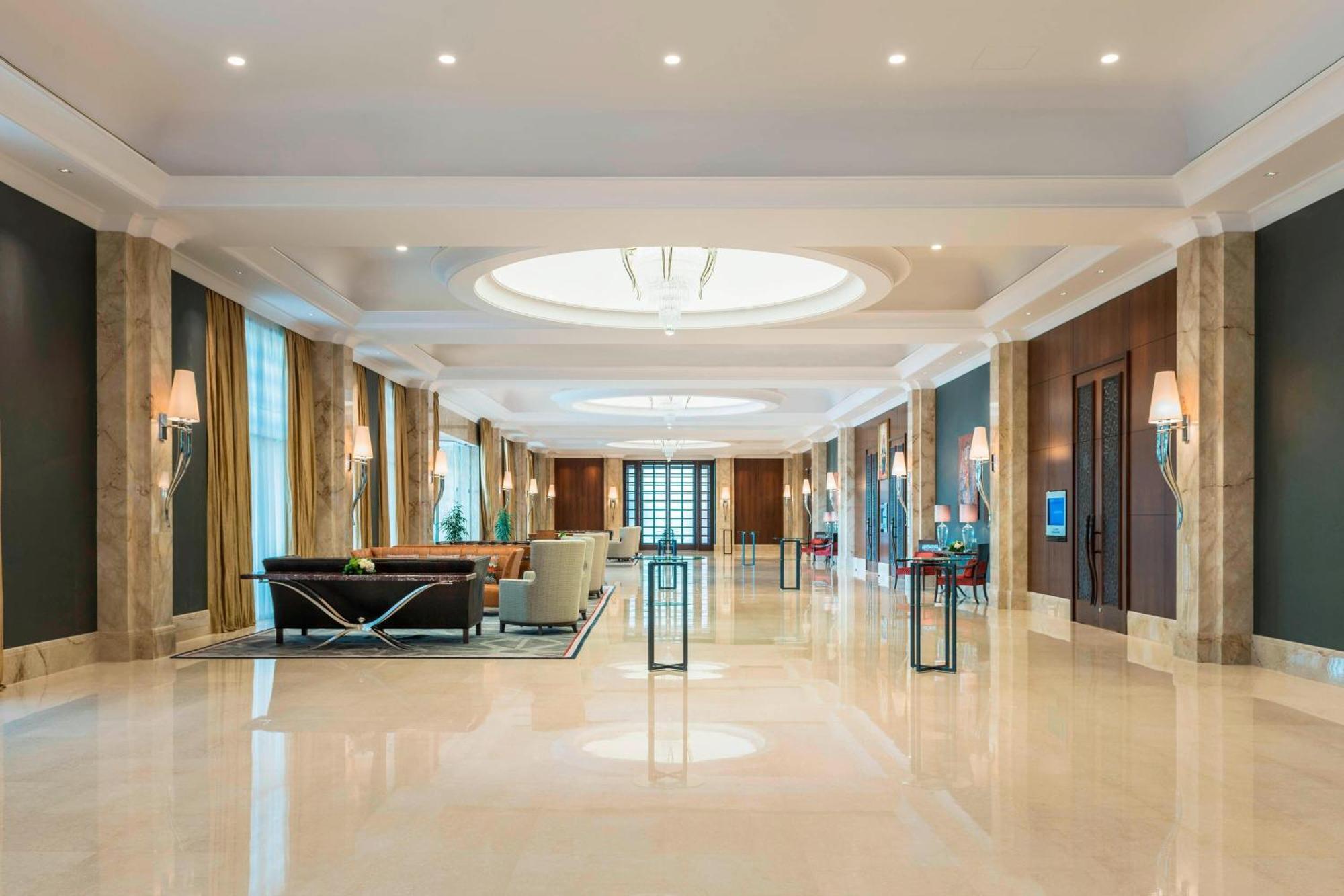 Sheraton Oman Hotel Маскат Екстериор снимка Lobby